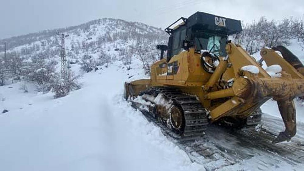 Şırnak’ta kar esareti devam ediyor
