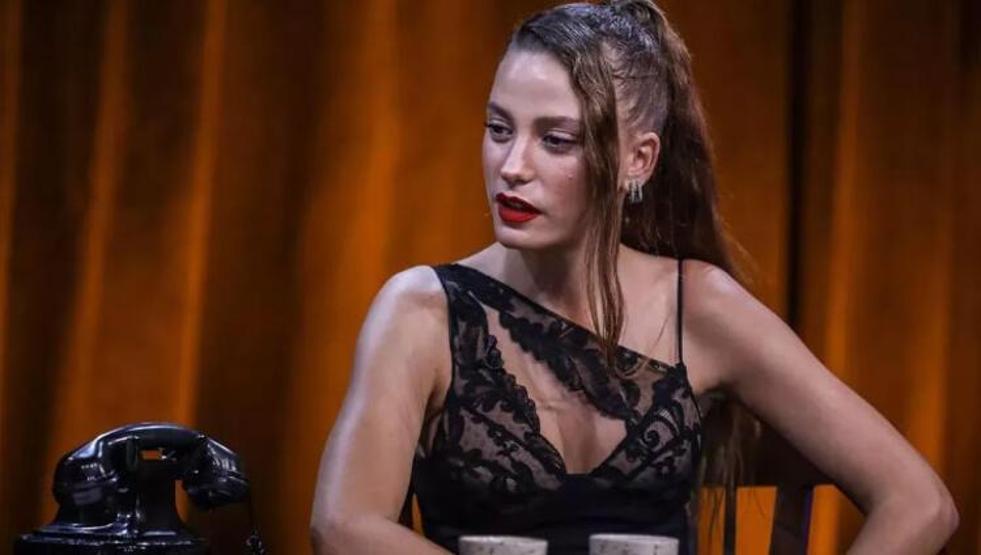 Serenay Sarıkaya makyajsız görüntülendi