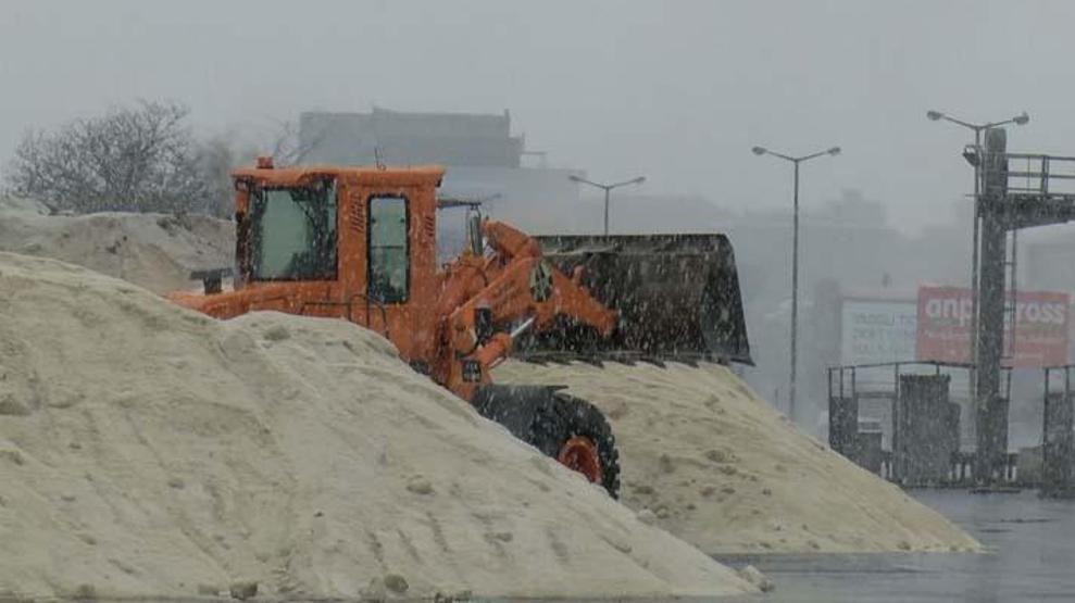 İstanbulda beklenen kar yağışı bazı semtlerde başladı