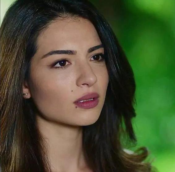 Melisa Aslı Pamuk: Anneannem ile teyzem binada mahsur kaldı