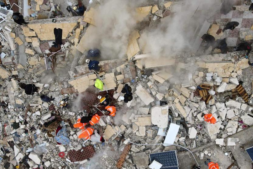 Deprem Suriyeyi de vurdu: 1400den fazla can kaybı