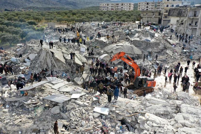 Deprem Suriyeyi de vurdu: 1400den fazla can kaybı