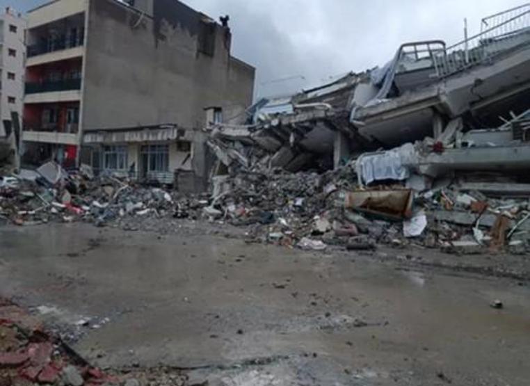 Seren Serengilin sevgilisi Mustafa Tohmanın annesi hayatını kaybetti