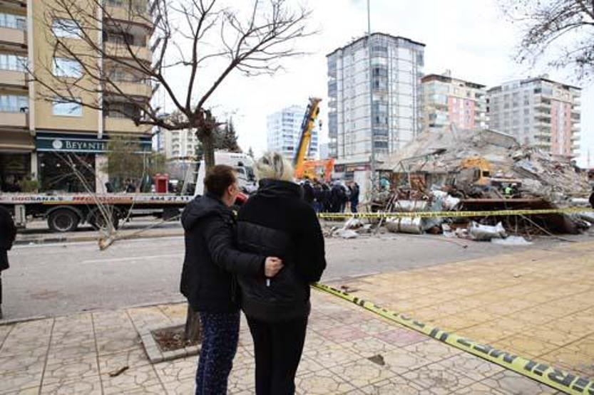Gaziantepte en zor bekleyiş Gözyaşlarına boğuldu