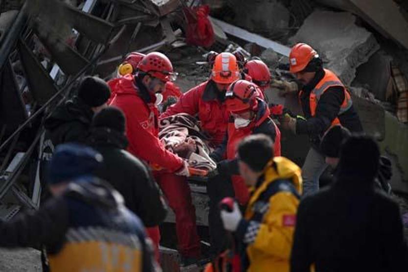 Son dakika... Türkiye 7.7 ve 7.6lık iki depremle sarsıldı İşte deprem felaketinden kareler