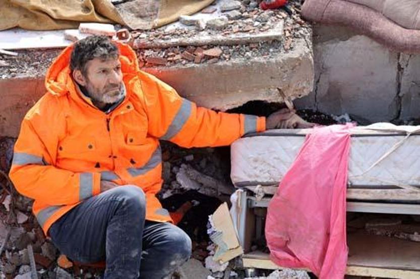 Son dakika... Türkiye 7.7 ve 7.6lık iki depremle sarsıldı İşte deprem felaketinden kareler