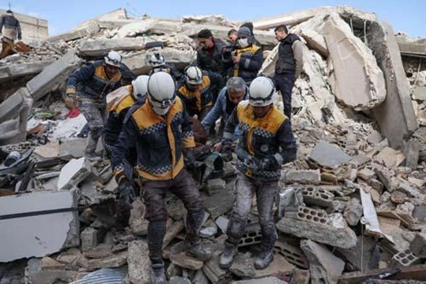 Son dakika... Türkiye 7.7 ve 7.6lık iki depremle sarsıldı İşte deprem felaketinden kareler