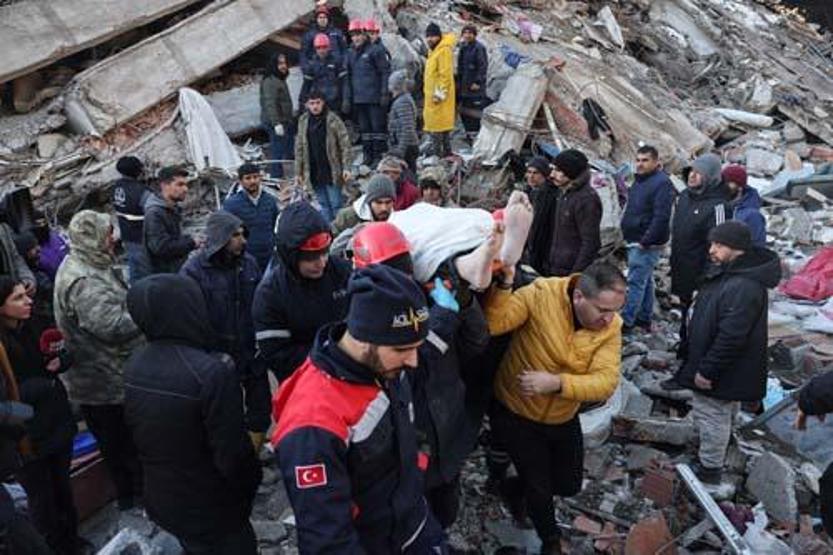 Son dakika... Türkiye 7.7 ve 7.6lık iki depremle sarsıldı İşte deprem felaketinden kareler