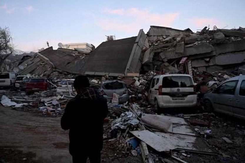 Son dakika... Türkiye 7.7 ve 7.6lık iki depremle sarsıldı İşte deprem felaketinden kareler