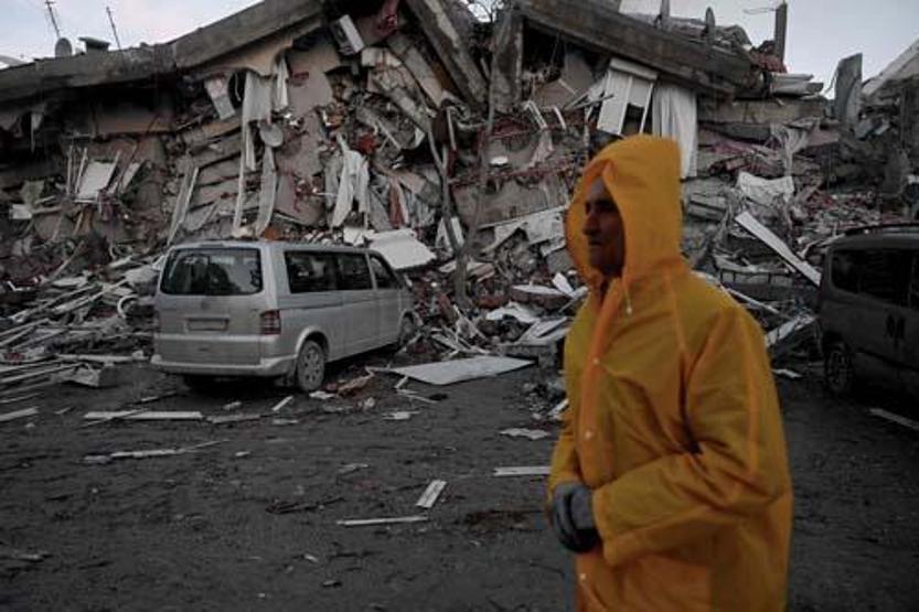 Son dakika... Türkiye 7.7 ve 7.6lık iki depremle sarsıldı İşte deprem felaketinden kareler