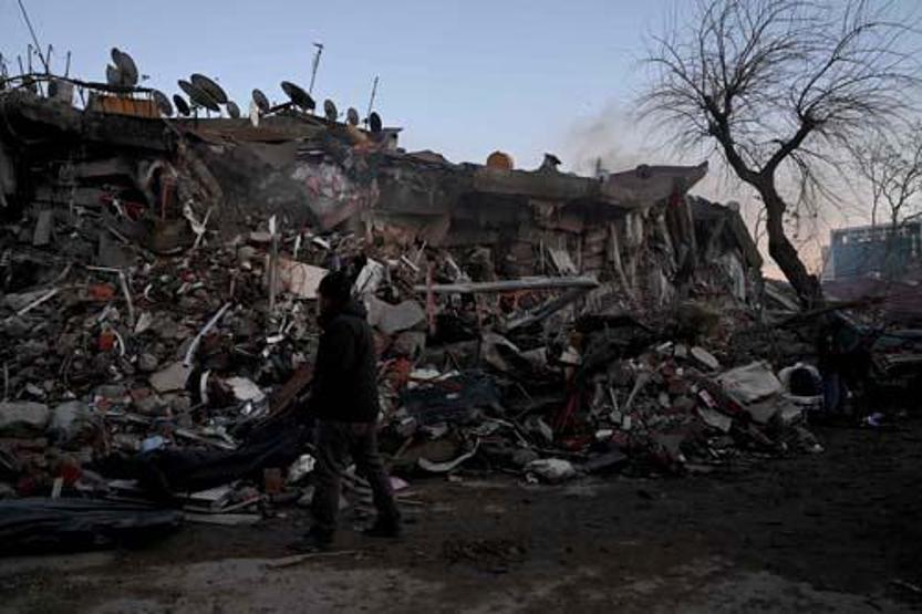 Son dakika... Türkiye 7.7 ve 7.6lık iki depremle sarsıldı İşte deprem felaketinden kareler