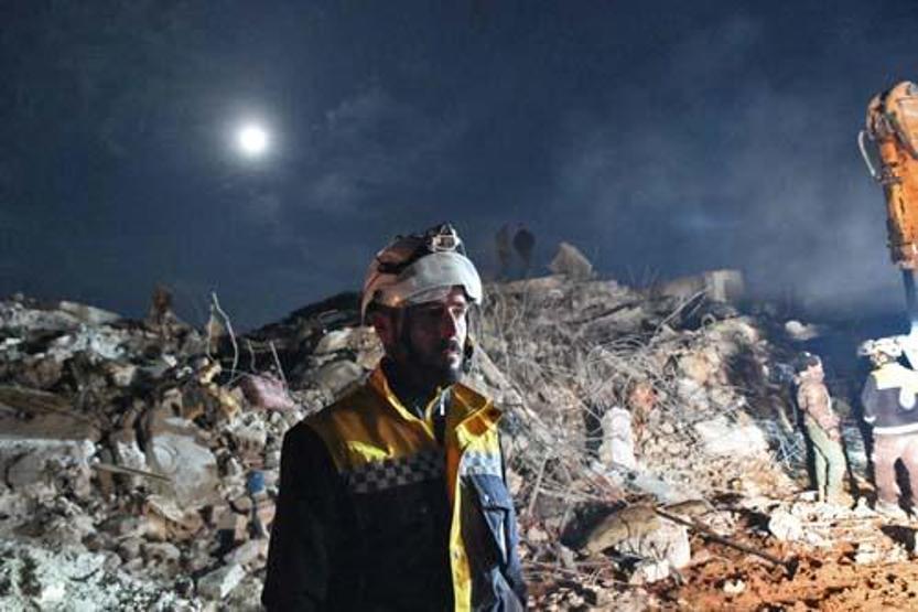 Son dakika... Türkiye 7.7 ve 7.6lık iki depremle sarsıldı İşte deprem felaketinden kareler