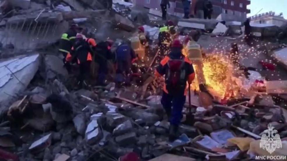 Uluslararası ekiplerden kurtarma görüntüleri