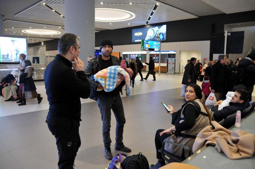 İstanbula gelen depremzedeler yaşadıklarını anlattı: Çok büyük bir felaket