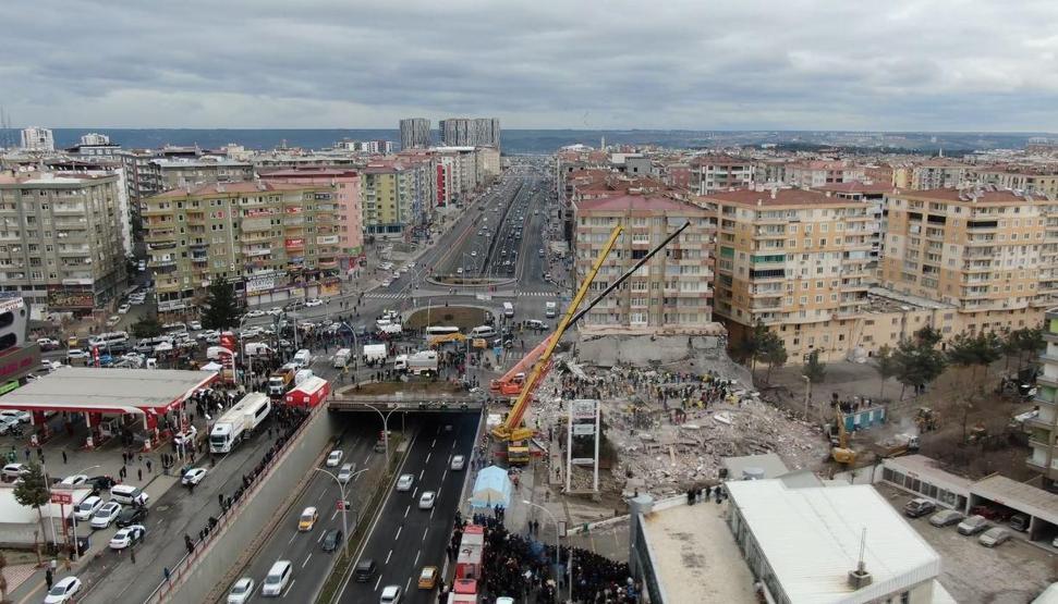 Diyarbakır’da depremin verdiği hasar havadan görüntülendi