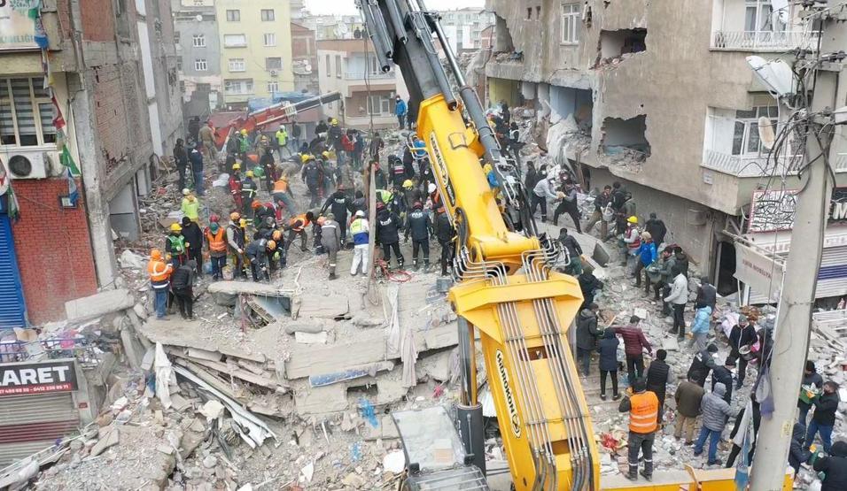 Diyarbakır’da depremin verdiği hasar havadan görüntülendi