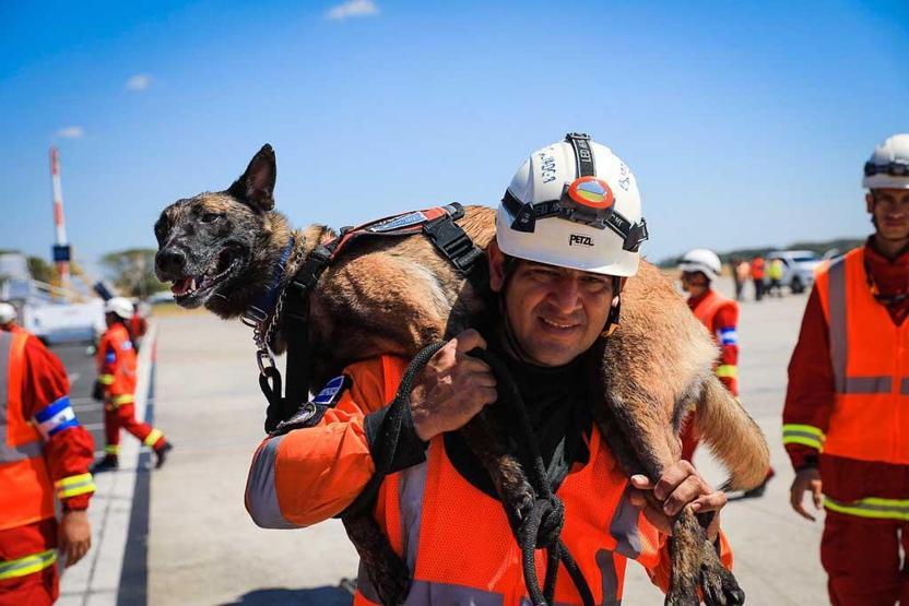 El Salvador’dan Türkiye’ye 100ü aşkın arama kurtarma personeli gönderildi