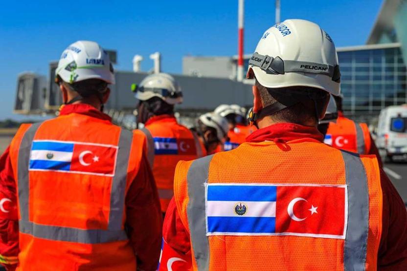 El Salvador’dan Türkiye’ye 100ü aşkın arama kurtarma personeli gönderildi