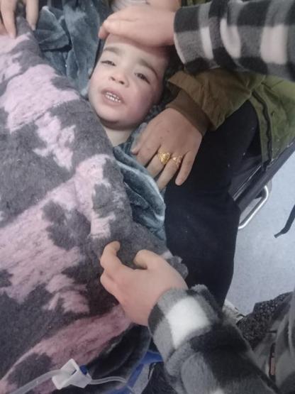 Depremde 3,5 yaşındaki Miranı, sarılan babası kurtardı