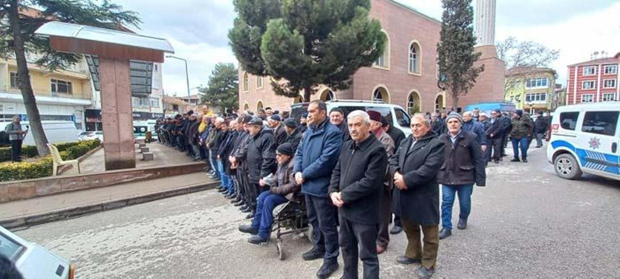 Depremde hayatını kaybeden Fatma Gizem Doğan toprağa verildi