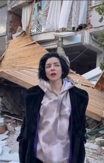Merve Boluğur soluğu Hatayda aldı Arkadaşı enkaz altında