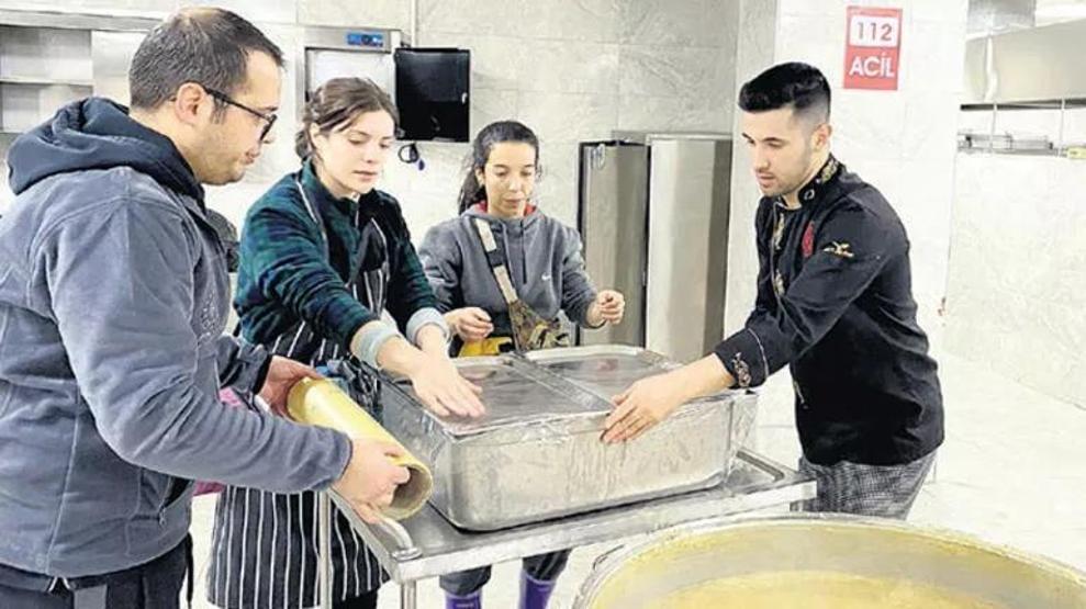 Afetlerde gıdayı doğru yönetmek Usta şeflerden gıda güvenliği konusunda önemli uyarılar
