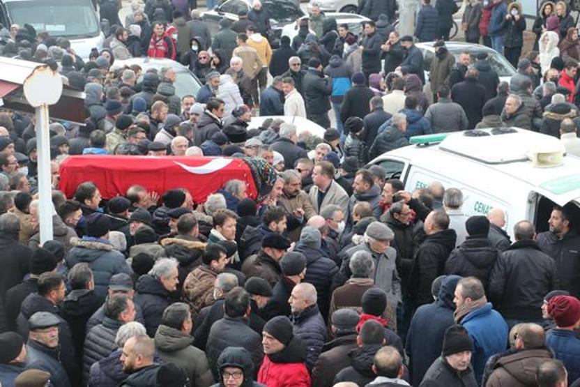 Depremde hayatını kaybeden Melike, gözyaşlarıyla toprağa verildi