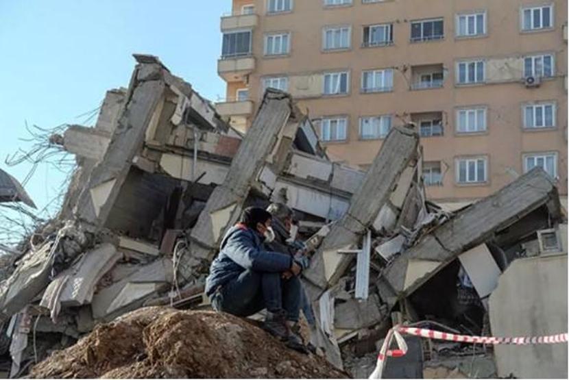 Gülben Ergen paylaştı Kumbarasındaki parayı depremzedelere gönderdi