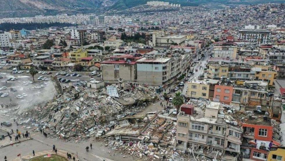 Hande Erçel depremzedeler için çalıştı