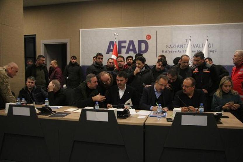 Bakan Kurum, Seferberlik ruhuyla hareket edilecek dedi ve ekledi: Tarihin en büyük afet konut projesini 1 yılda tamamlayacağız