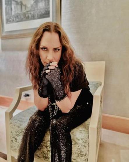 Sertab Erener depremden etkilenen hayvanlar için çiftlik kurdu