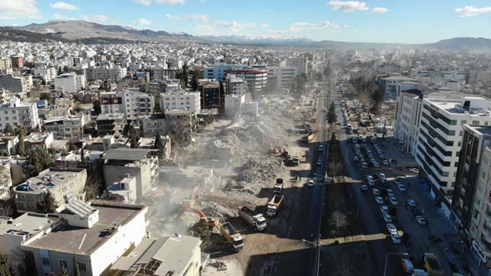 Asrın Felaketinde 11. gün Bir yanımız enkaz, bir yanımız hayat...