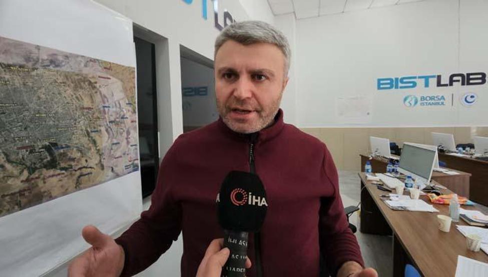 Asrın Felaketinde 11. gün Bir yanımız enkaz, bir yanımız hayat...