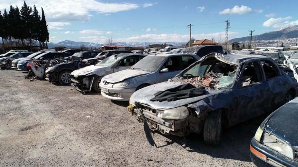 Kahramanmaraşta depremde binlerce araç da hasar gördü