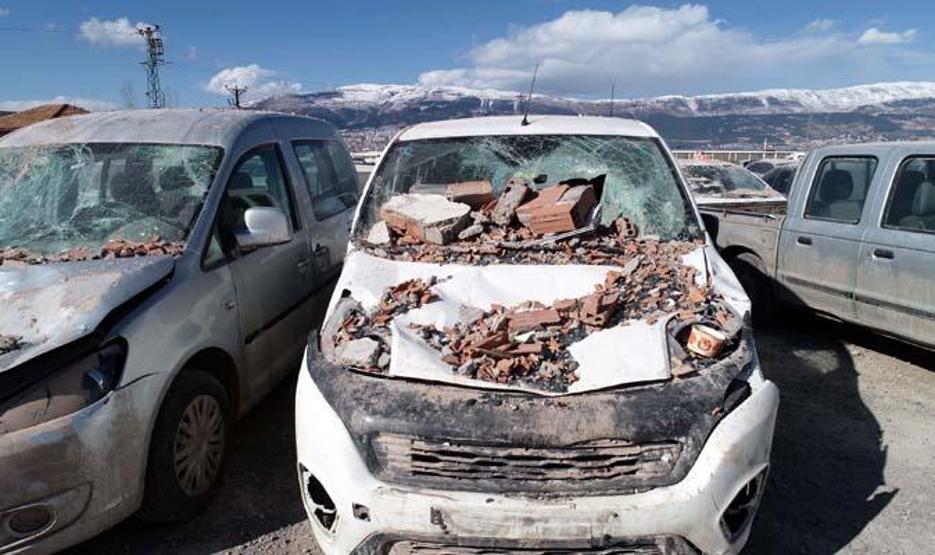 Kahramanmaraşta depremde binlerce araç da hasar gördü