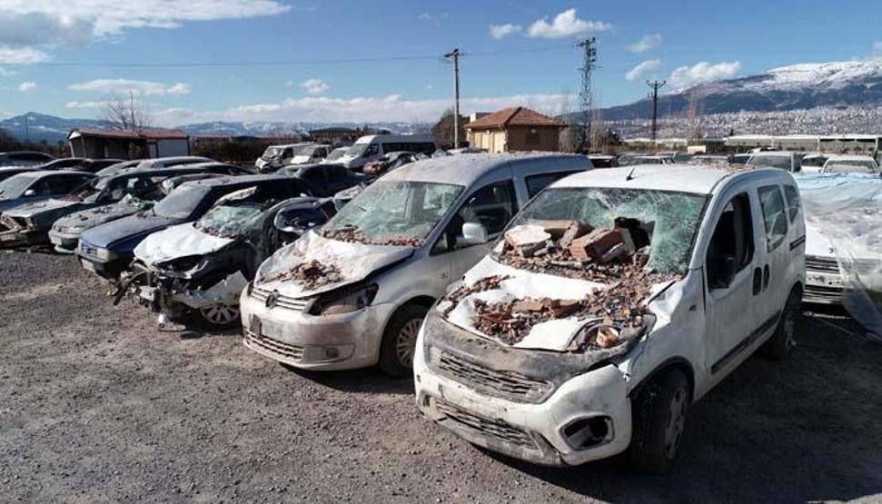 Kahramanmaraşta depremde binlerce araç da hasar gördü