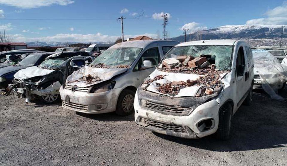 Kahramanmaraşta depremde binlerce araç da hasar gördü