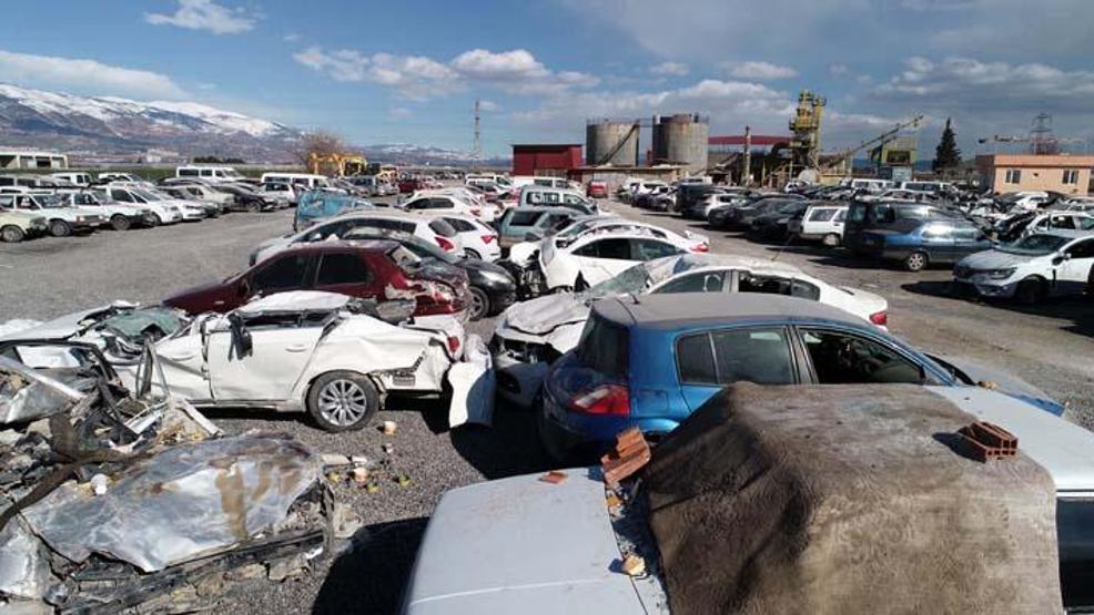 Kahramanmaraşta depremde binlerce araç da hasar gördü