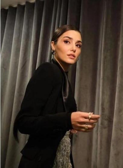 Hande Erçel mesajıyla herkesi duygulandırdı