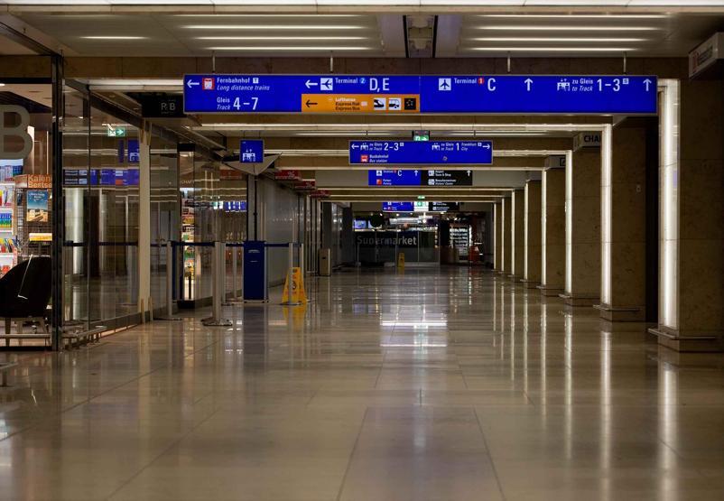 Almanyada havalimanı çalışanları greve gitti: 295 bin yolcu etkilendi