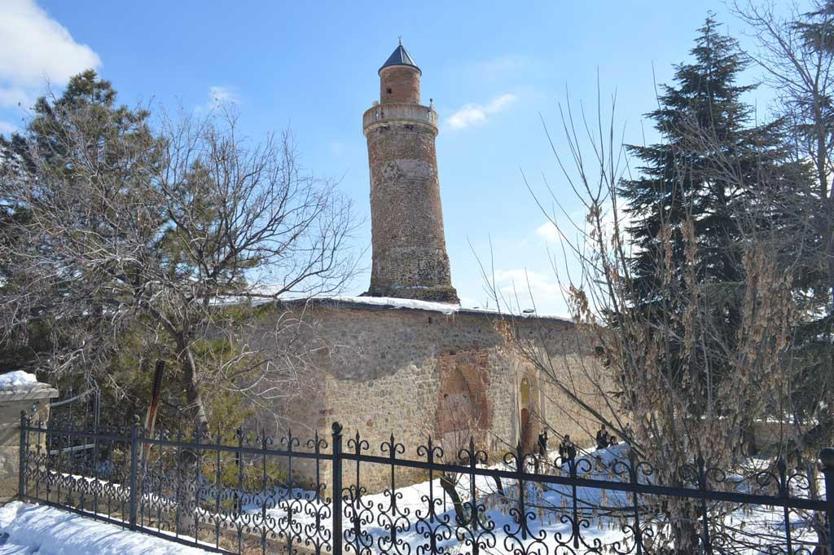 Depremde, Harput Ulu Camiinin eğri minaresi yıkılmadı
