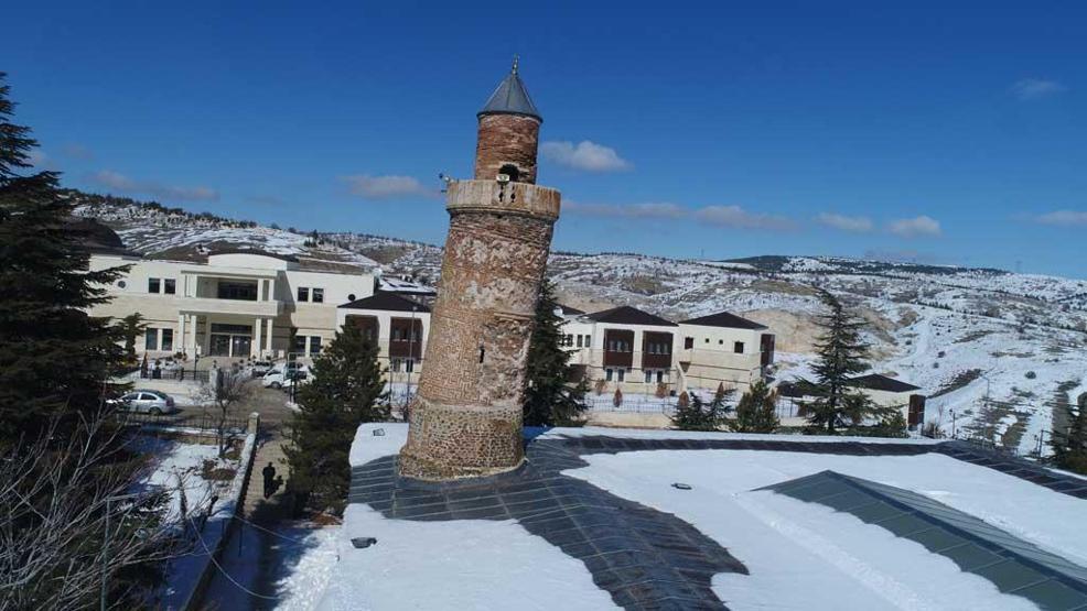 Depremde, Harput Ulu Camiinin eğri minaresi yıkılmadı