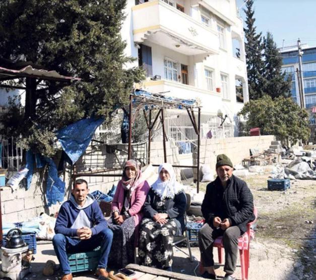 Biri öldürdü, biri yaşattı