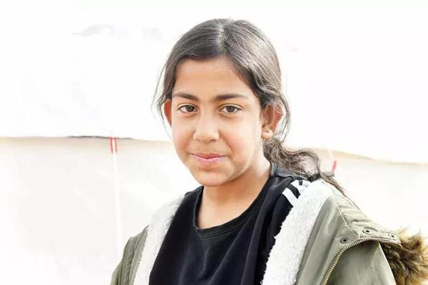 Deprem bölgesinde çocuk olmak: Abi benim de fotoğrafımı çeker misin