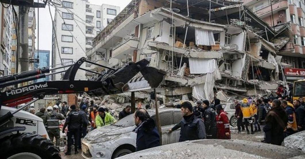 Merve Tokaz depremin kamera arkasını, Kübra Doğru Ünlü’ye aktardı