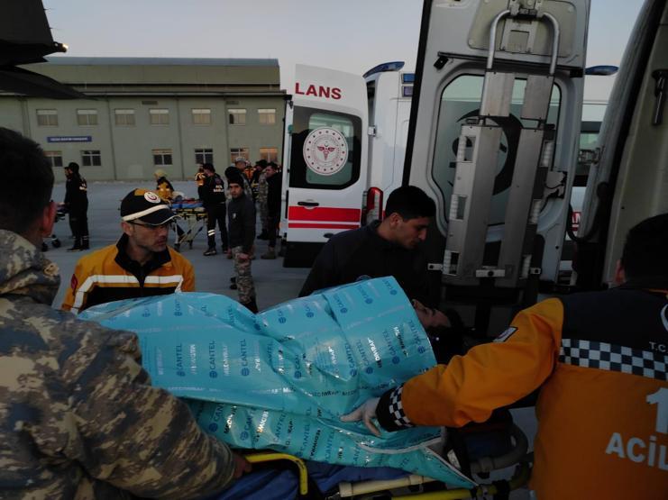 Adanadan 10 yaralı askeri uçakla İstanbula getirildi