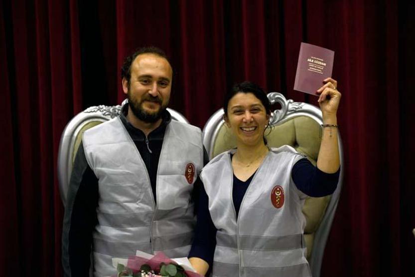Evlenecekleri gün depremi yaşayan veteriner çift, gönüllü çalıştıkları Hatayda mola verip, nikah kıydı