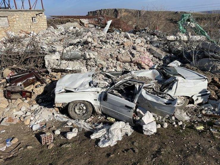 Adıyamandaki binalar, betonda kullanılan büyük taşlar yüzünden göçmüş
