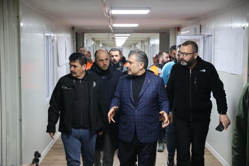 Bakan Fahrettin Koca, Defnede kurulan hastaneyi inceledi