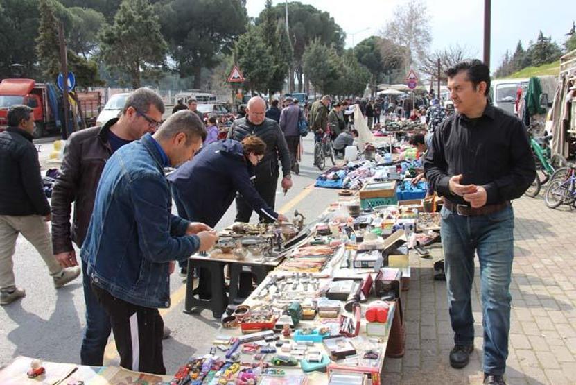 Bu pazara gelen insanlar geçmişe yolculuk yapıyor